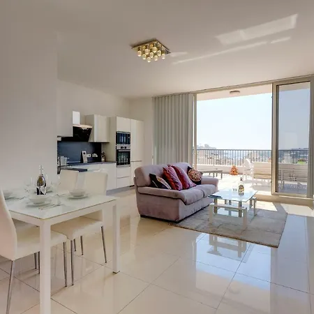 Penthouse With Spacious Terrace Apartment *