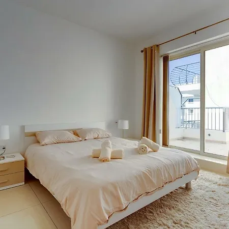 Penthouse With Spacious Terrace Apartment Gzira