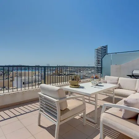 Penthouse With Spacious Terrace Апартаменты
